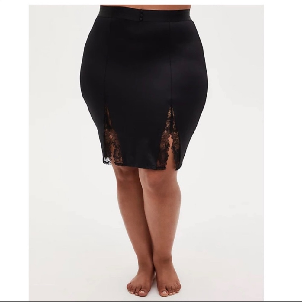 Torrid black satin slit slip/ skirt size 5
